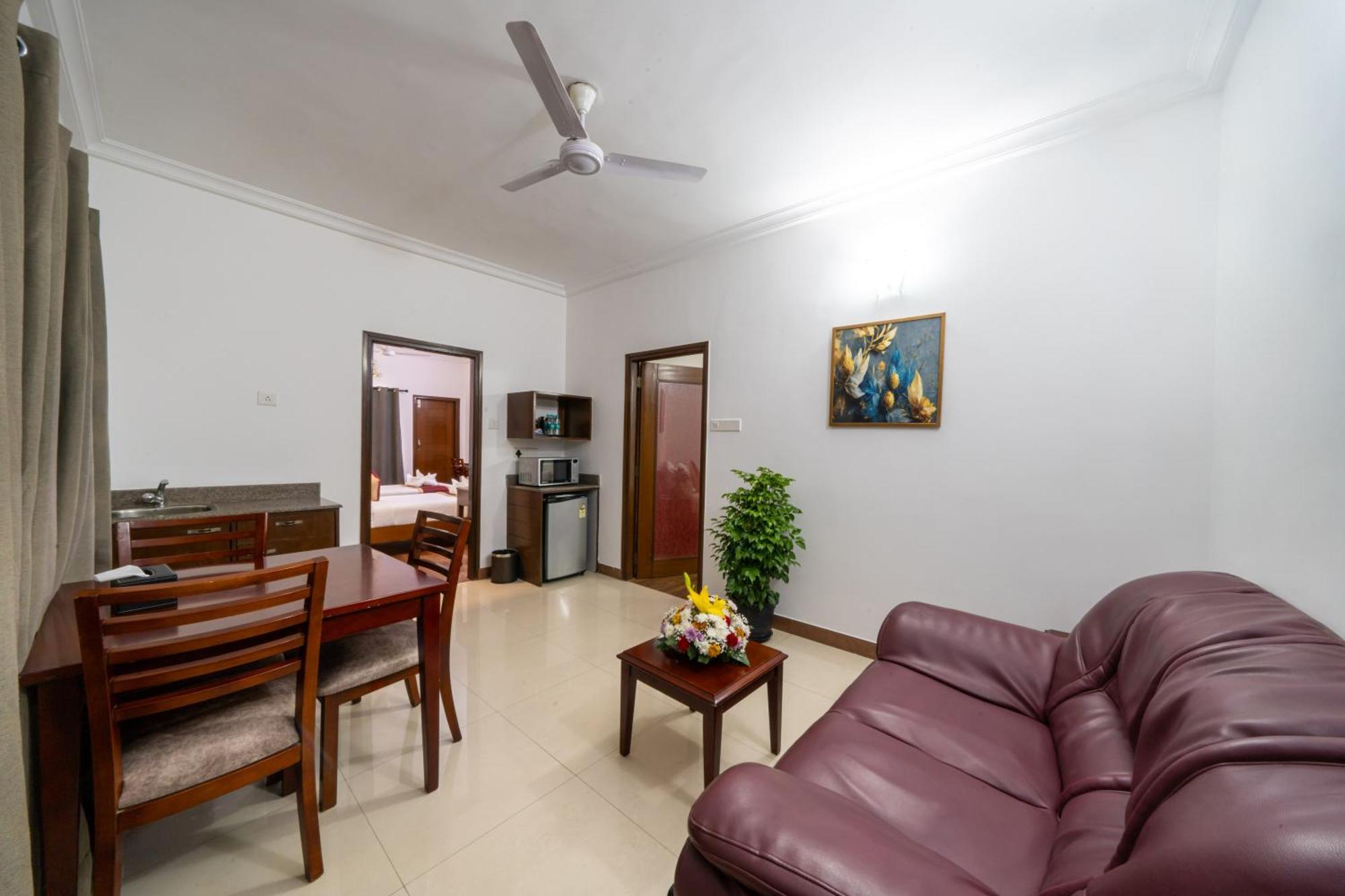 Lords Midtown Suites Bangalore Бенґалуру Екстер'єр фото