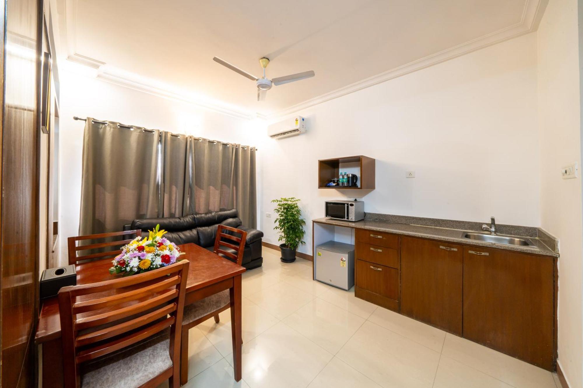 Lords Midtown Suites Bangalore Бенґалуру Екстер'єр фото
