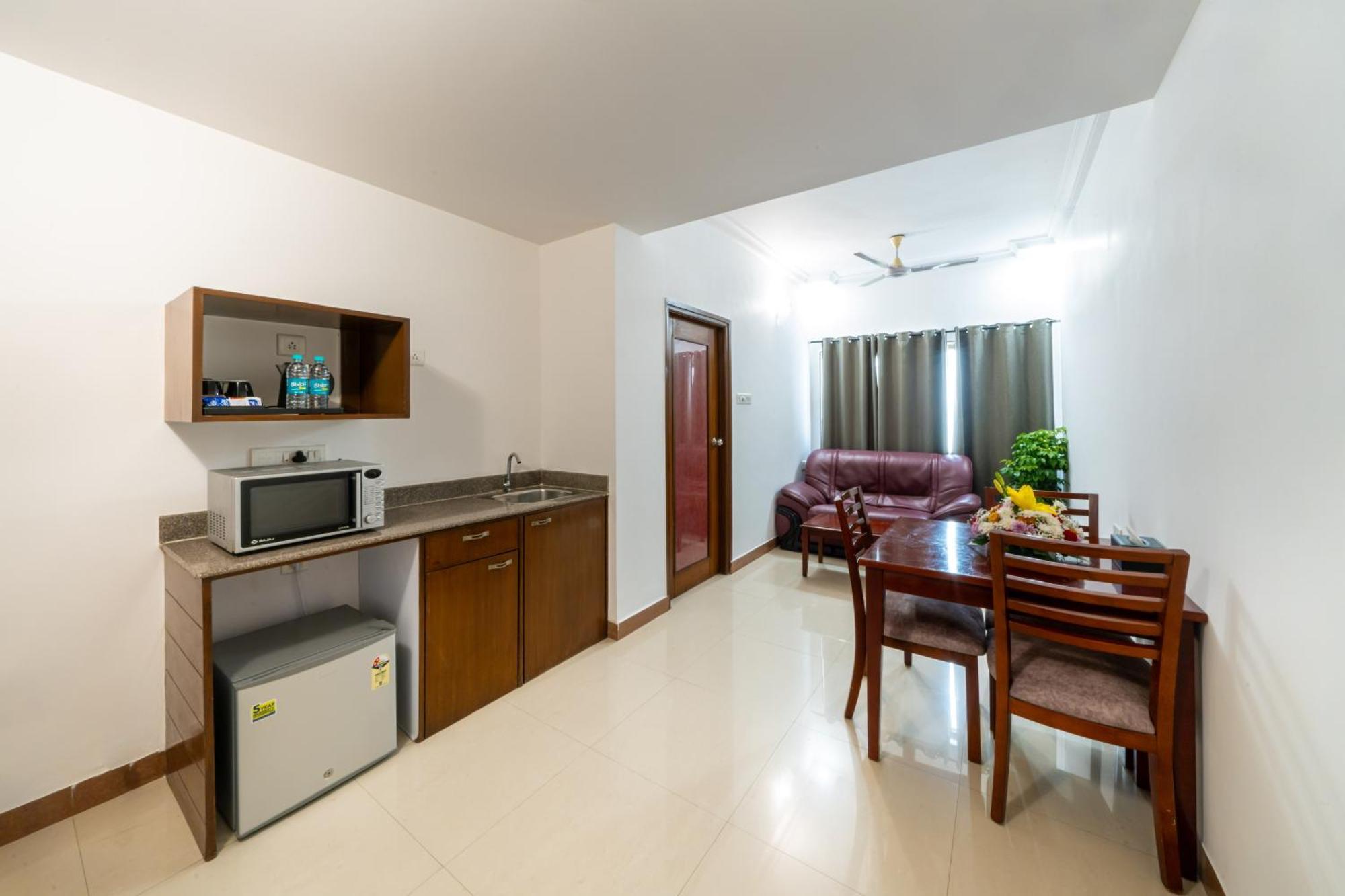 Lords Midtown Suites Bangalore Бенґалуру Екстер'єр фото