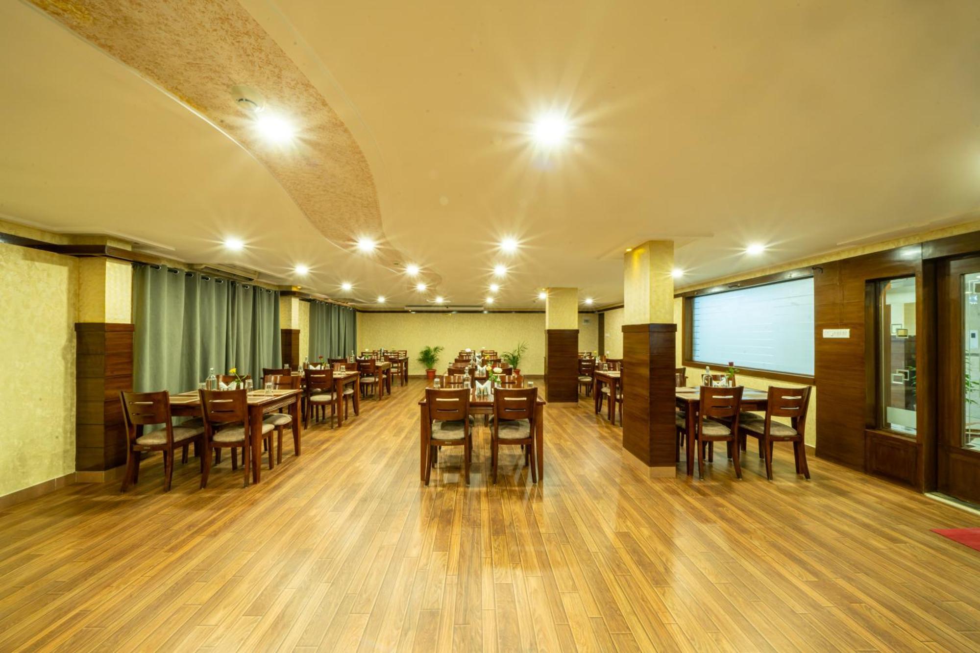 Lords Midtown Suites Bangalore Бенґалуру Екстер'єр фото
