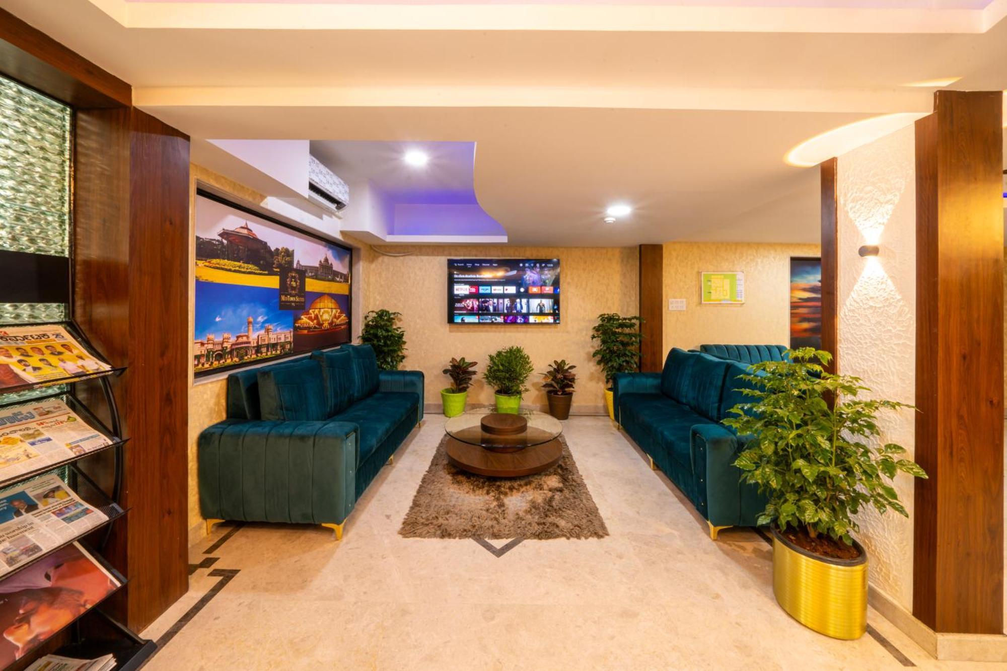Lords Midtown Suites Bangalore Бенґалуру Екстер'єр фото